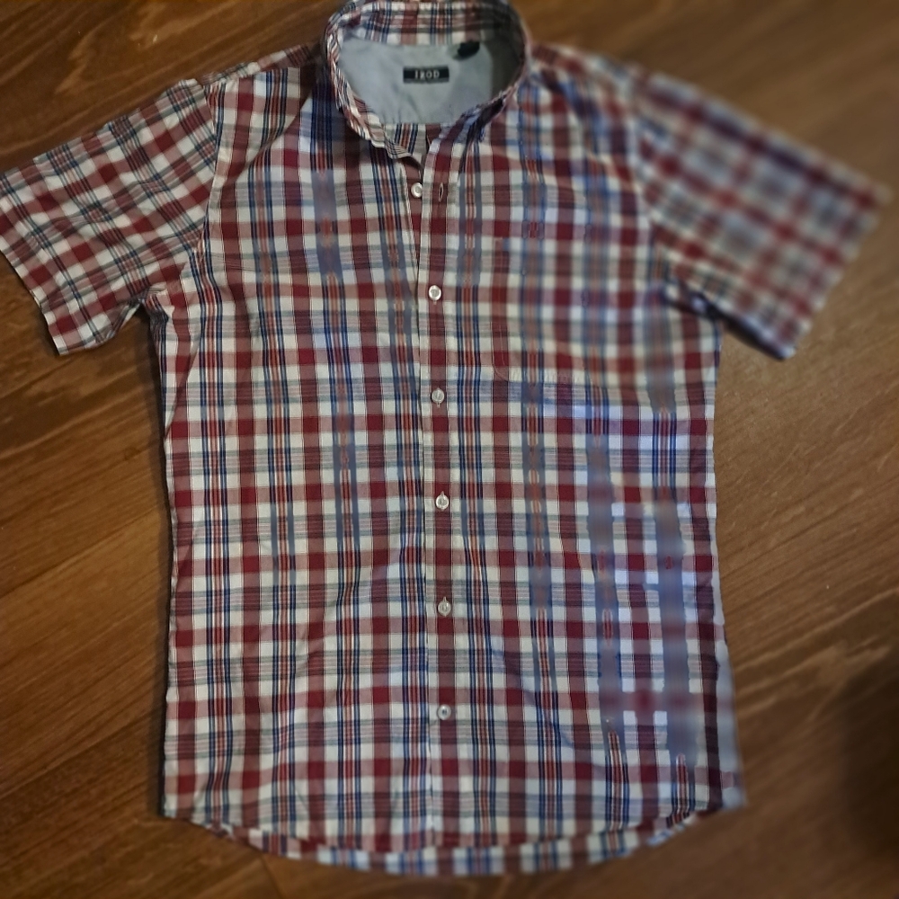 Vtg. Izod Burgundy/ Blue Plaid Short Sleeve Button Down Mens Shirt Sm